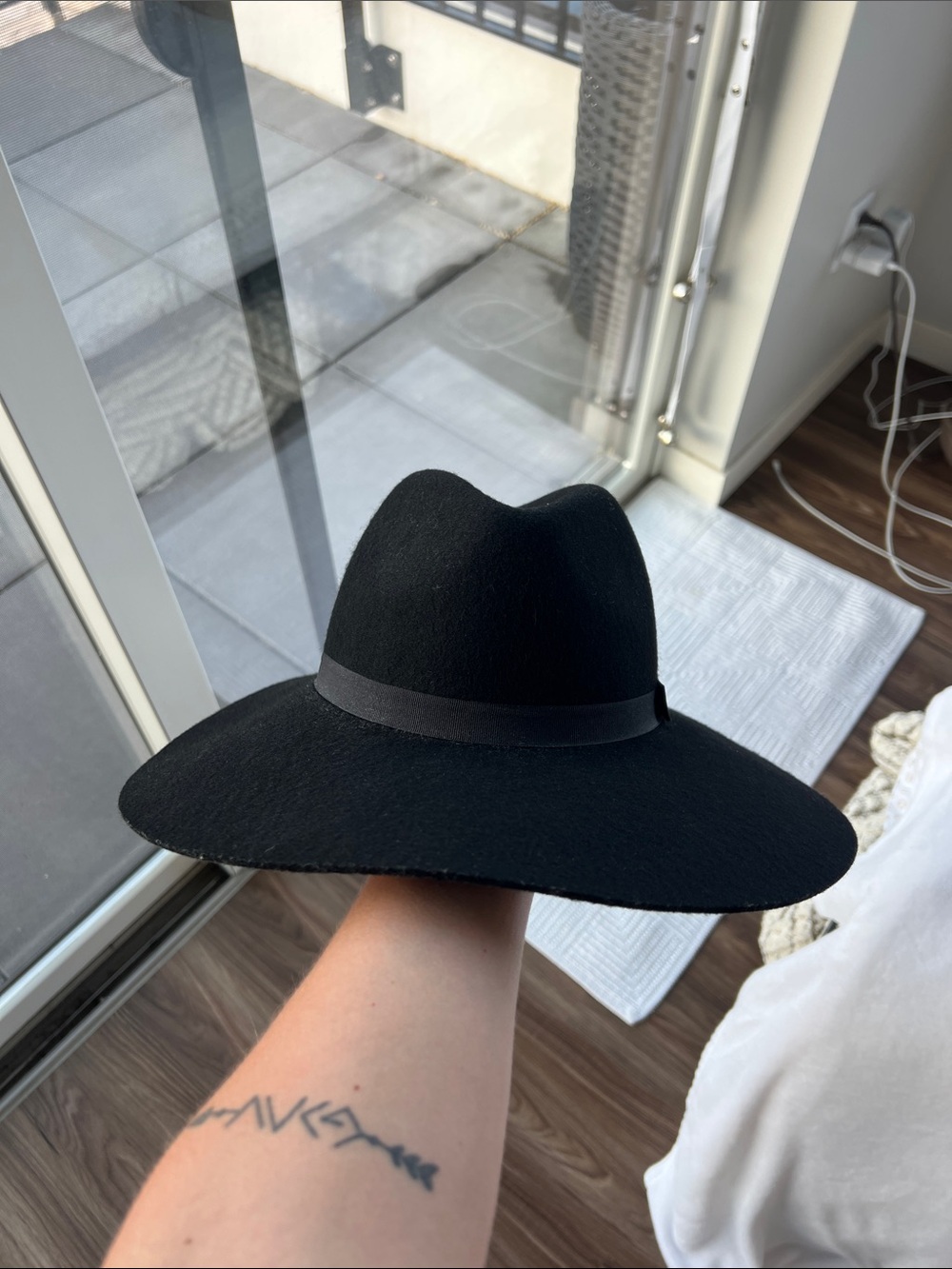 Black Felt Express Floppy Hat - Picture 8 of 10